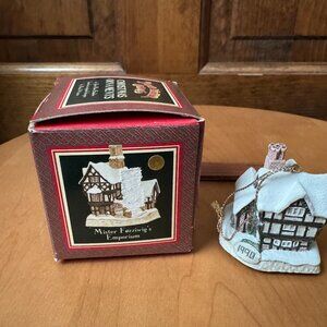 David Winter Cottages - Mister Fezziwigs Emporium Ornament